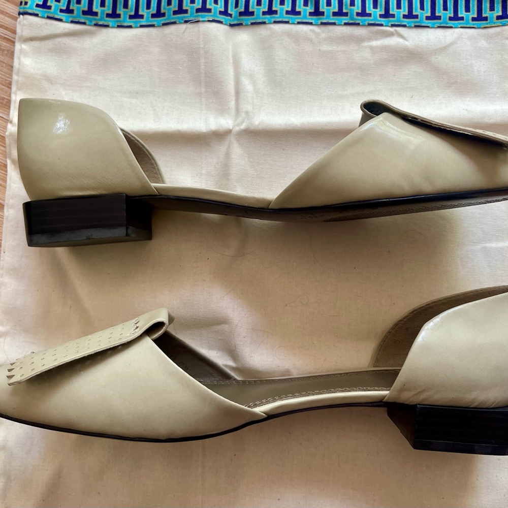 Tory Burch Hyde Pointy-Toe Flats, Size 7.5 new in box